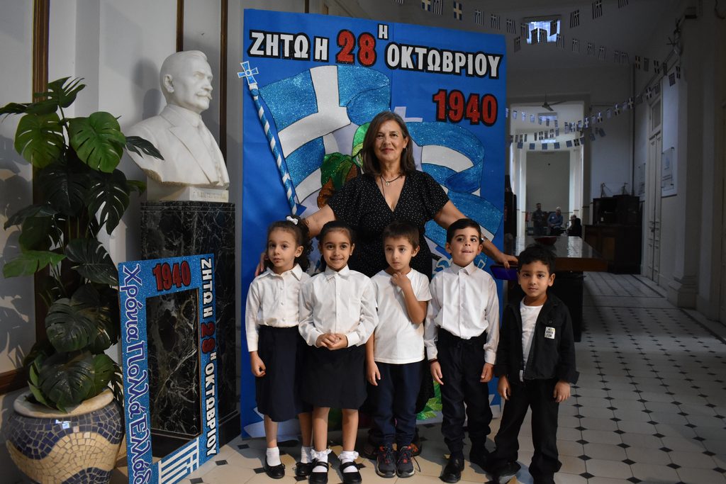 DSC 0019 1 Την 28η Οκτωβρίου εόρτασαν τα παιδιά της Αχιλλοπουλείου Ελληνική Κοινότητα Καΐρου