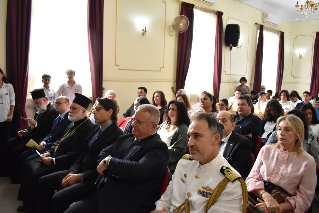 DSC 0074 Αγγουλές, Τσίρκας, Σεφέρης, Στεφανάκης, στον εορτασμό της 28ης Οκτωβρίου στην Αμπέτειο Σχολή Ελληνική Κοινότητα Καΐρου