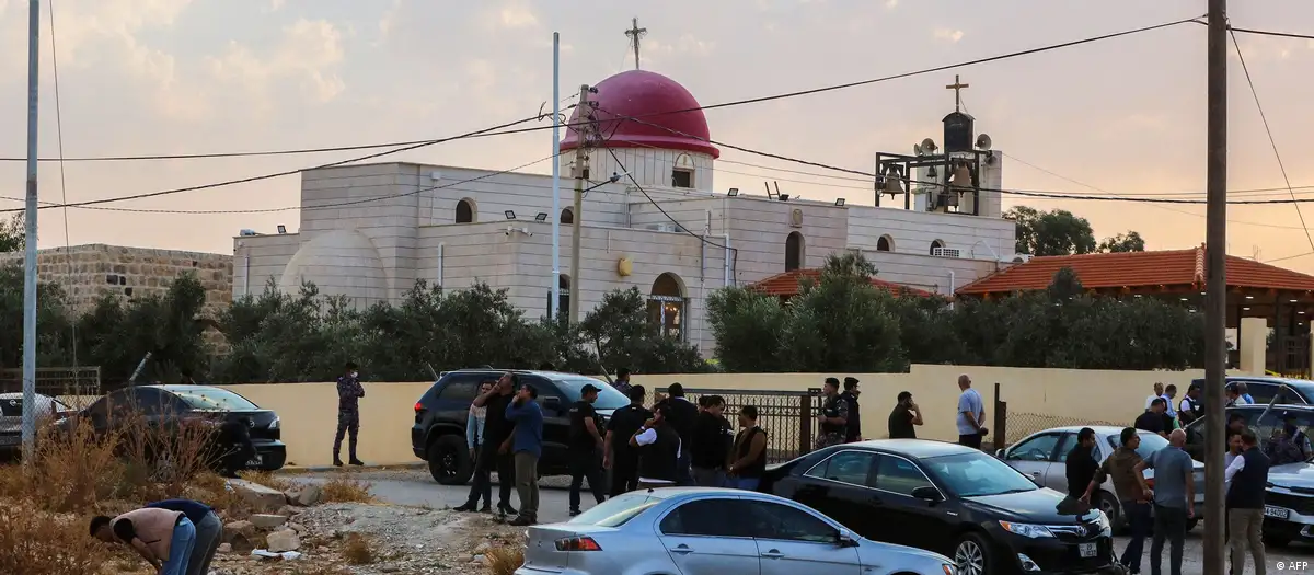 KARAK CHURCH 1 Συλληπητήρια του Πατριάρχη Αλεξανδρείας προς τον Πατριάρχη Ιεροσολύμων για τα θύματα της τρομοκρατικής επίθεσης στην Ιορδανία Ελληνική Κοινότητα Καΐρου